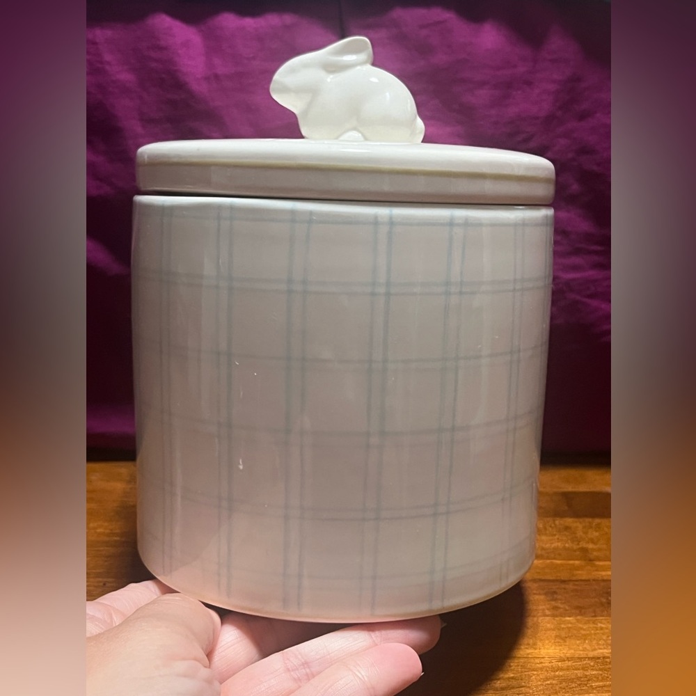 Threshold White Ceramic cookie jar